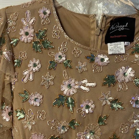 NWT MacDuggal Floral embellish, flutter sleeve gown Size 10 True to size. - Picture 3 of 6
